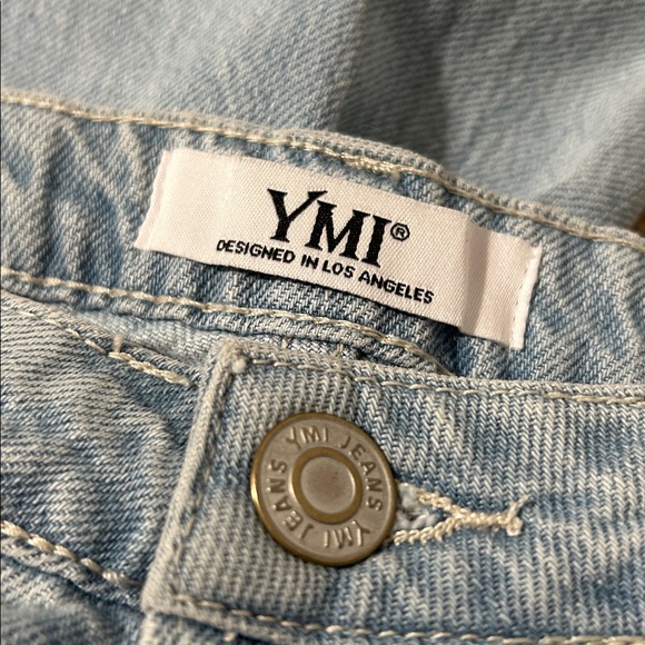 EUC Women’s YMI Distressed Mid-Rise Bootcut Jeans - Picture 5 of 5